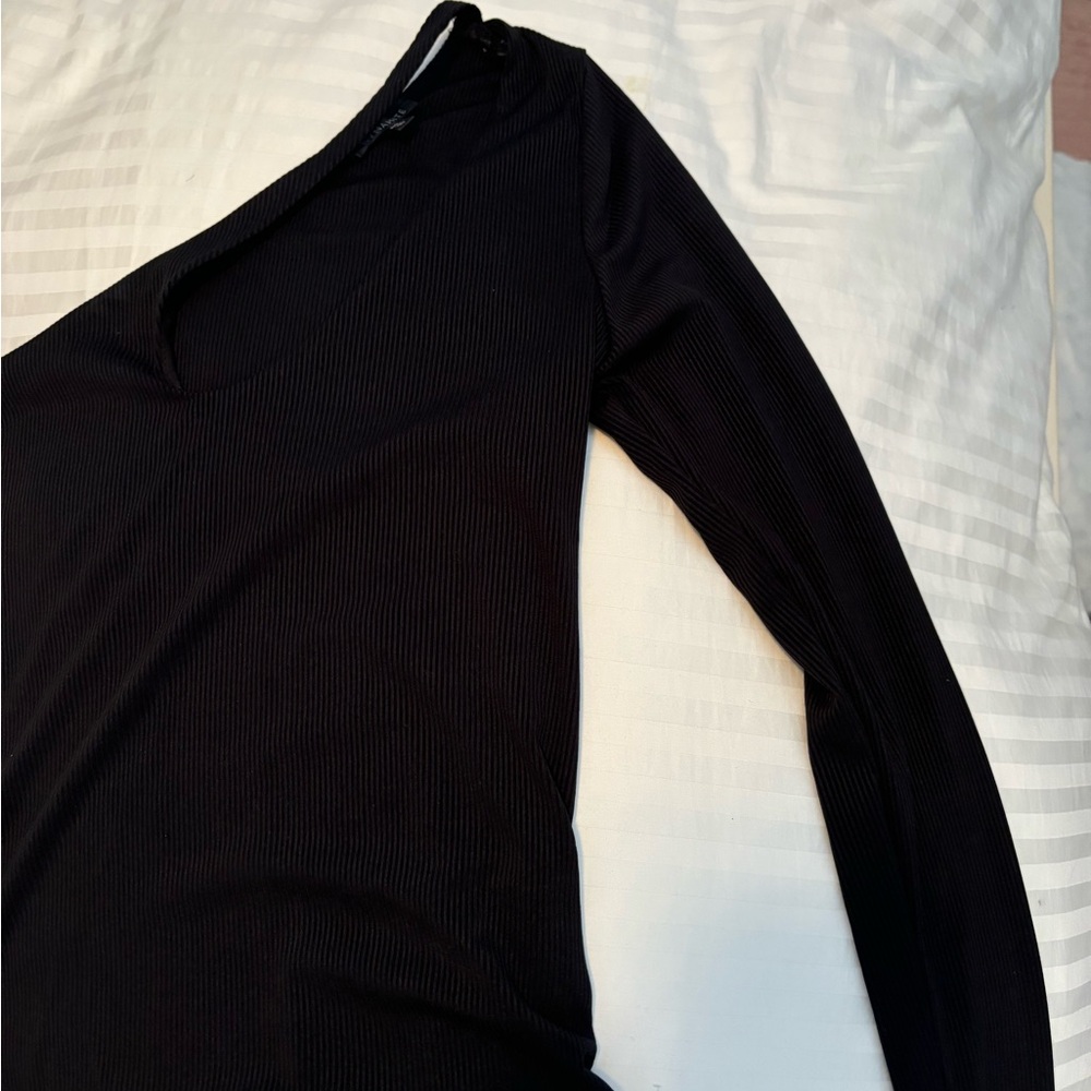 Chic Black Ribbed Top